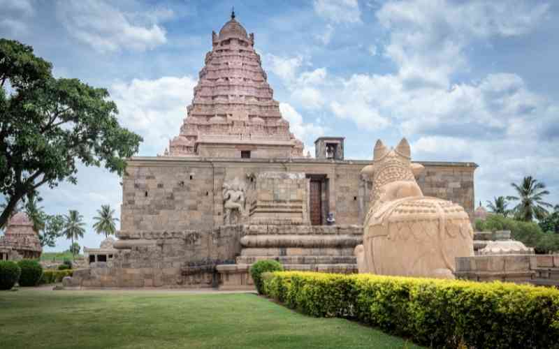 The differences between South Indian and North Indian Hindu temples?