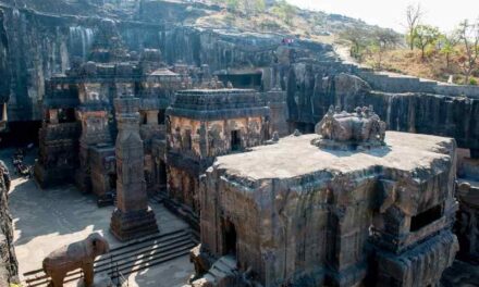 Visit the Kailash temple in Elora Caves